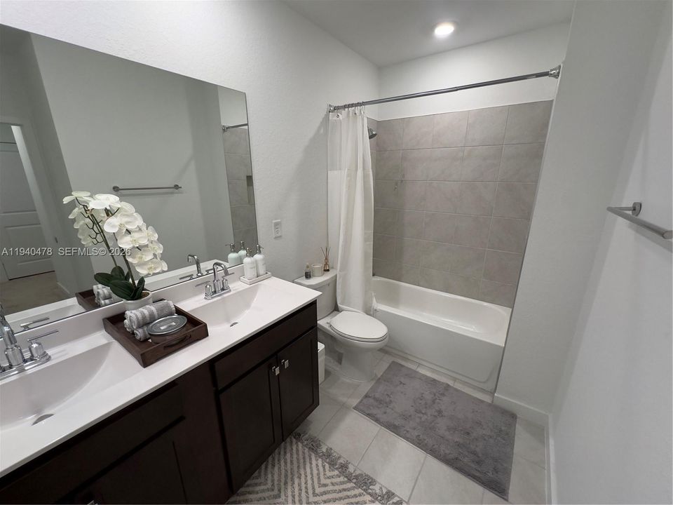 For Rent: $3,850 (4 beds, 2 baths, 1826 Square Feet)