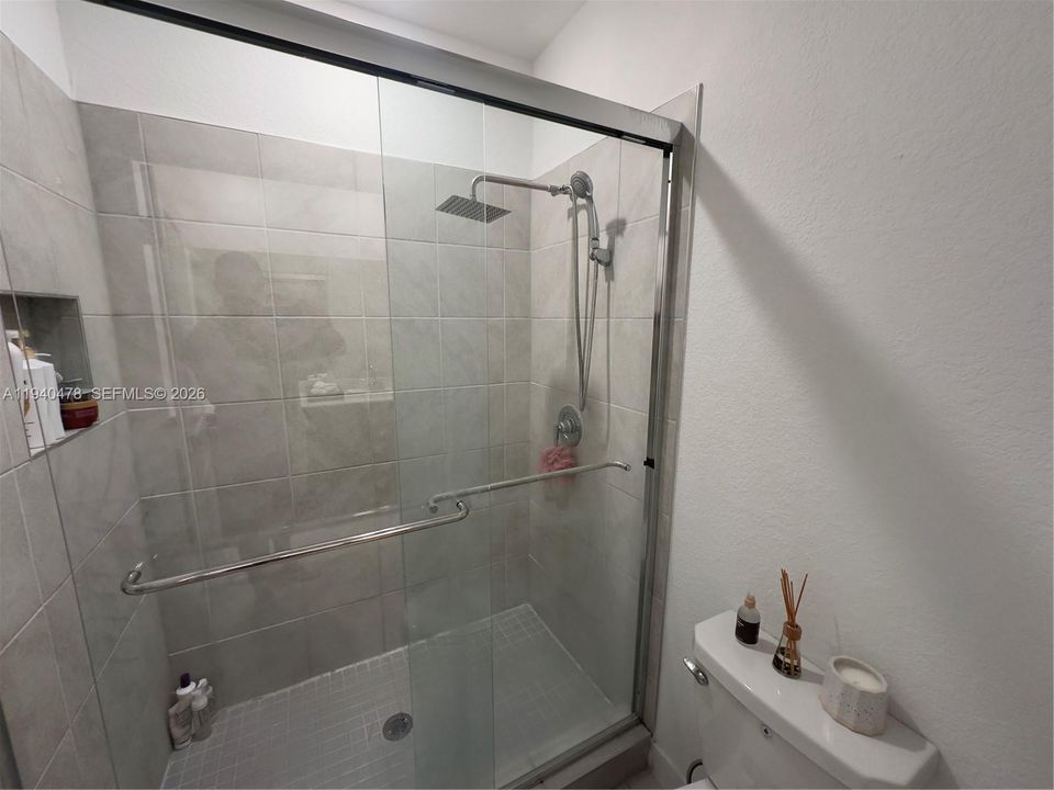 For Rent: $3,850 (4 beds, 2 baths, 1826 Square Feet)