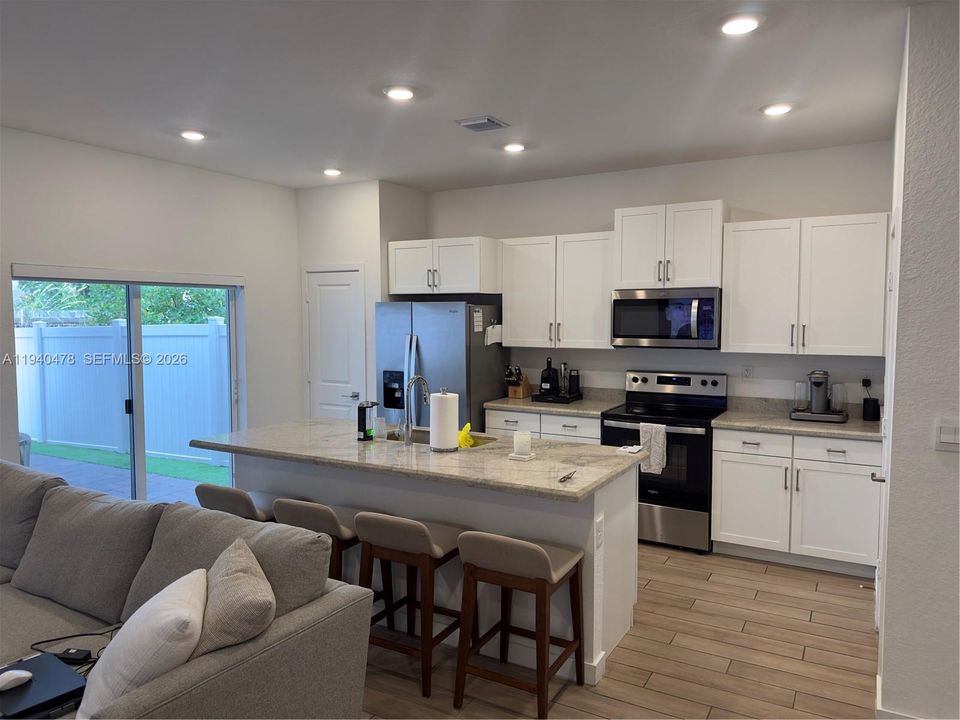 For Rent: $3,850 (4 beds, 2 baths, 1826 Square Feet)