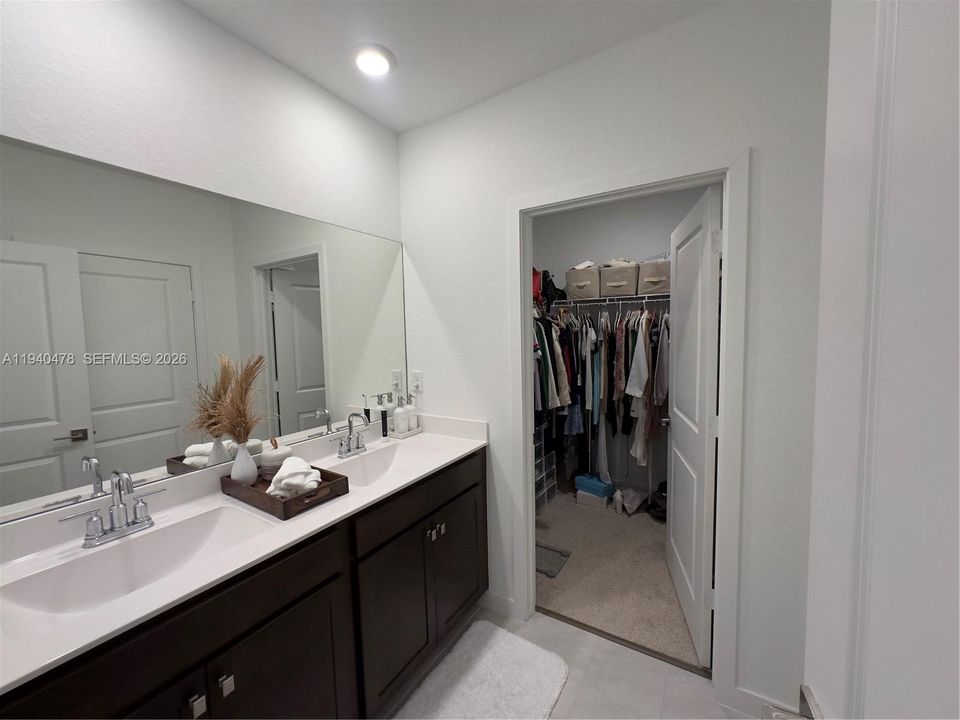 For Rent: $3,850 (4 beds, 2 baths, 1826 Square Feet)