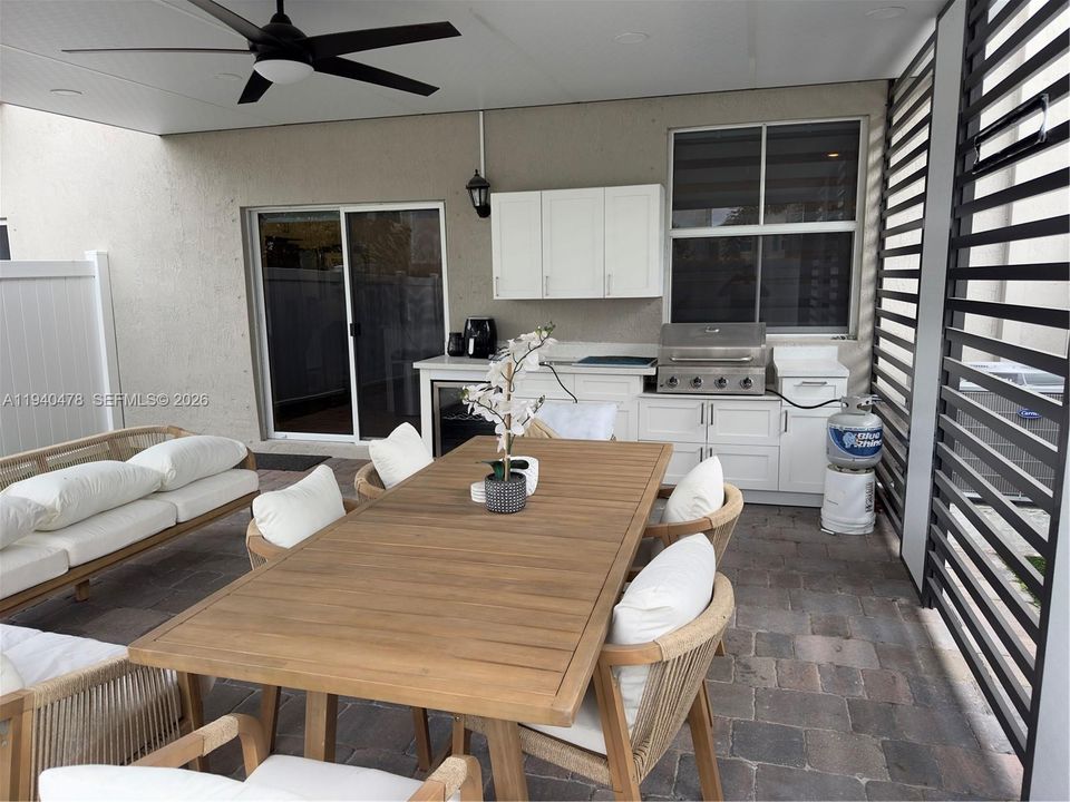 For Rent: $3,850 (4 beds, 2 baths, 1826 Square Feet)