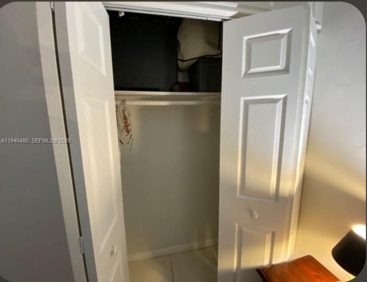 В аренду: $1,300 (1 спален, 1 ванн, 720 Квадратных фут)