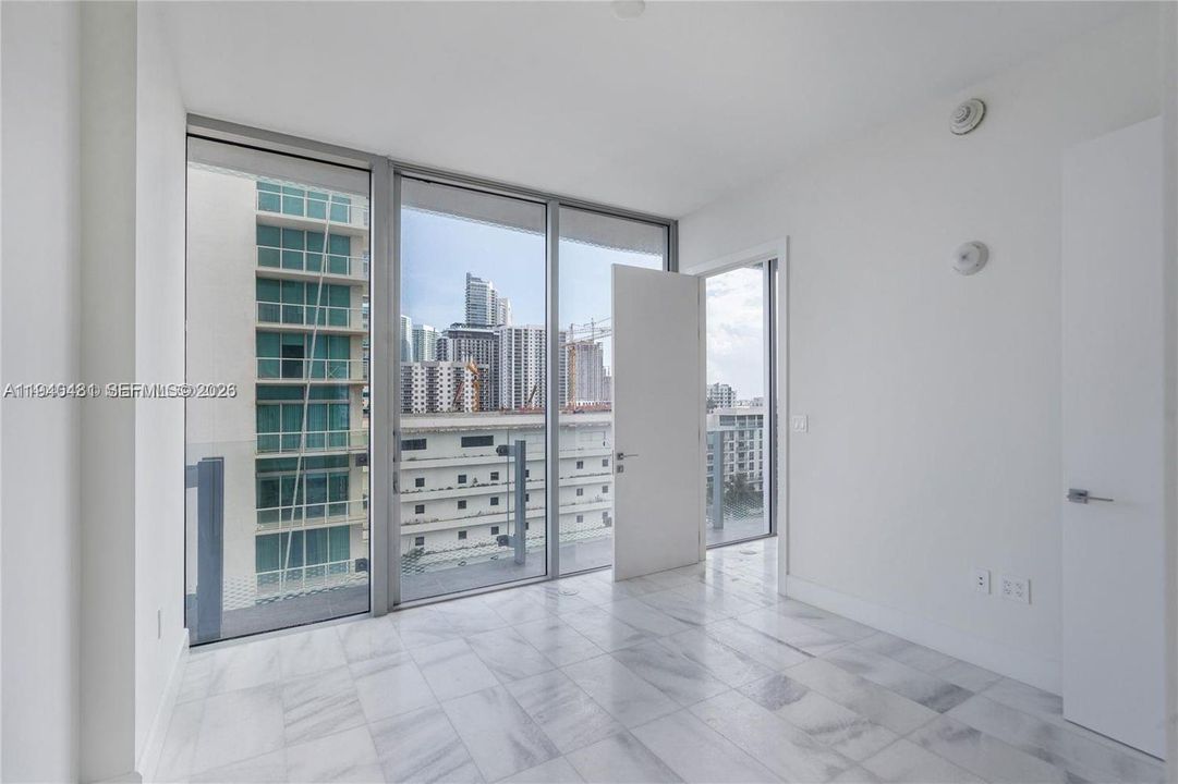 В аренду: $4,400 (1 спален, 1 ванн, 680 Квадратных фут)