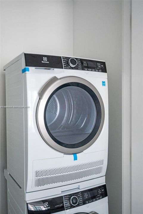 В аренду: $4,400 (1 спален, 1 ванн, 680 Квадратных фут)