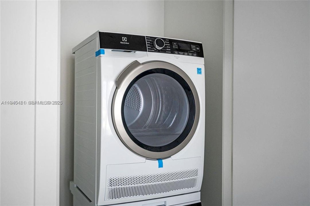 В аренду: $4,400 (1 спален, 1 ванн, 680 Квадратных фут)