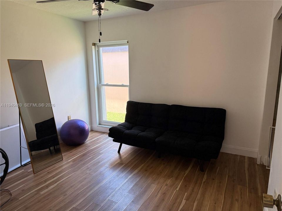 For Sale: $685,000 (3 beds, 2 baths, 1809 Square Feet)