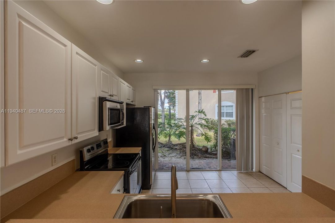 待售: $355,000 (2 贝兹, 2 浴室, 1280 平方英尺)