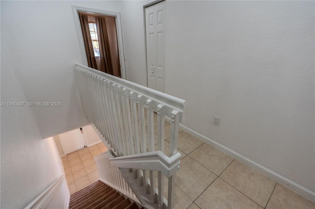 待售: $355,000 (2 贝兹, 2 浴室, 1280 平方英尺)