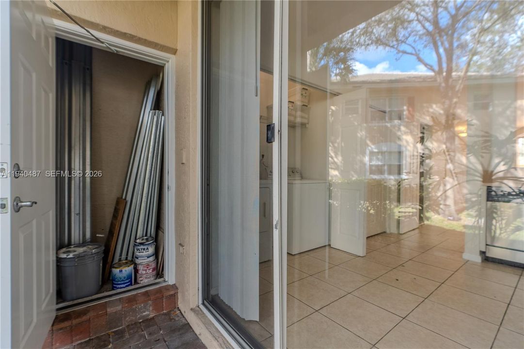 待售: $355,000 (2 贝兹, 2 浴室, 1280 平方英尺)