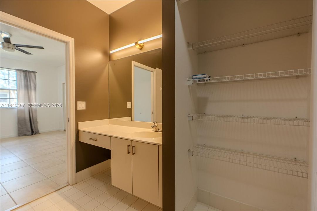 待售: $355,000 (2 贝兹, 2 浴室, 1280 平方英尺)