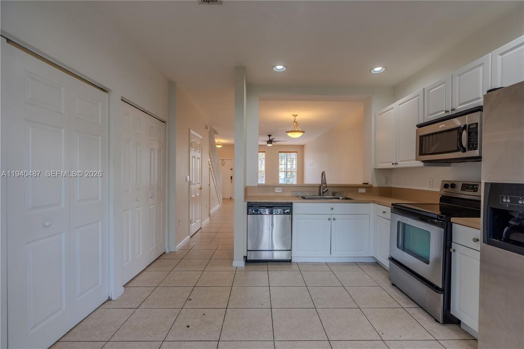 待售: $355,000 (2 贝兹, 2 浴室, 1280 平方英尺)