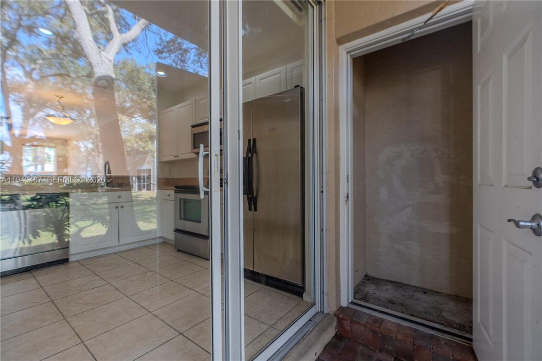 待售: $355,000 (2 贝兹, 2 浴室, 1280 平方英尺)