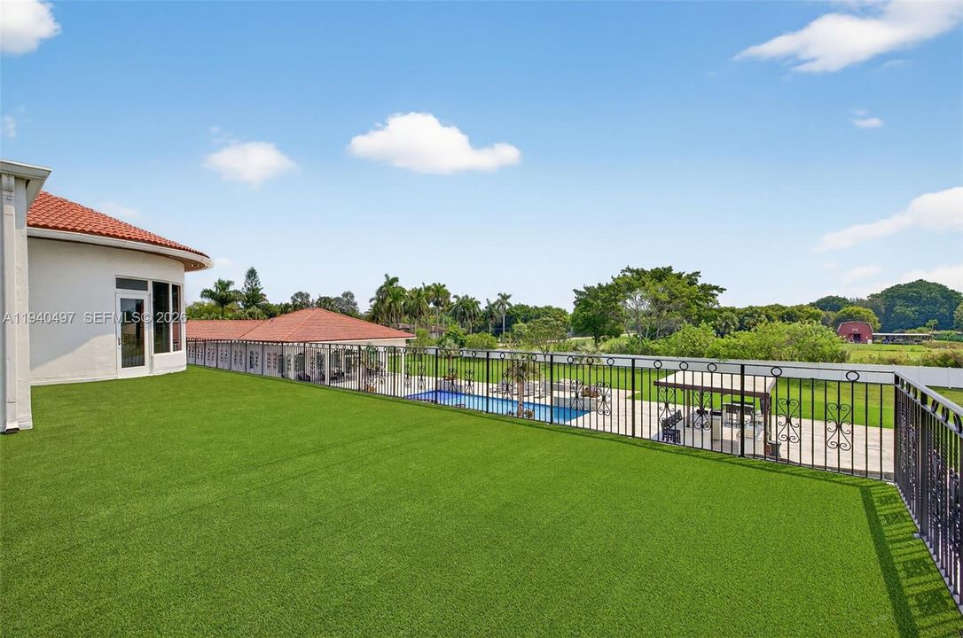 Activo con contrato: $5,450,000 (8 camas, 7 baños, 7966 Pies cuadrados)