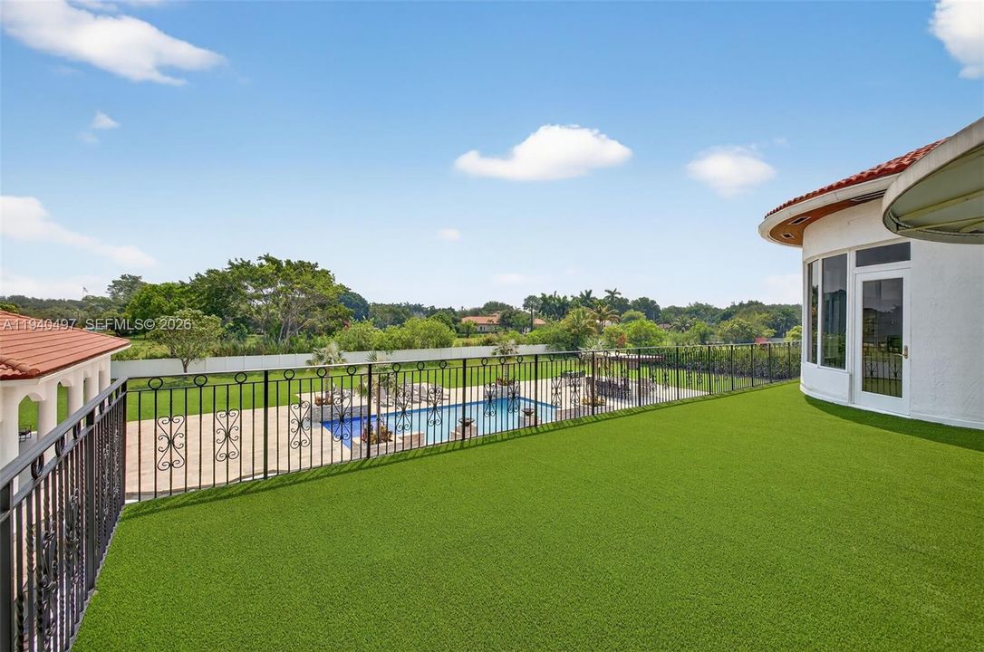 Activo con contrato: $5,450,000 (8 camas, 7 baños, 7966 Pies cuadrados)