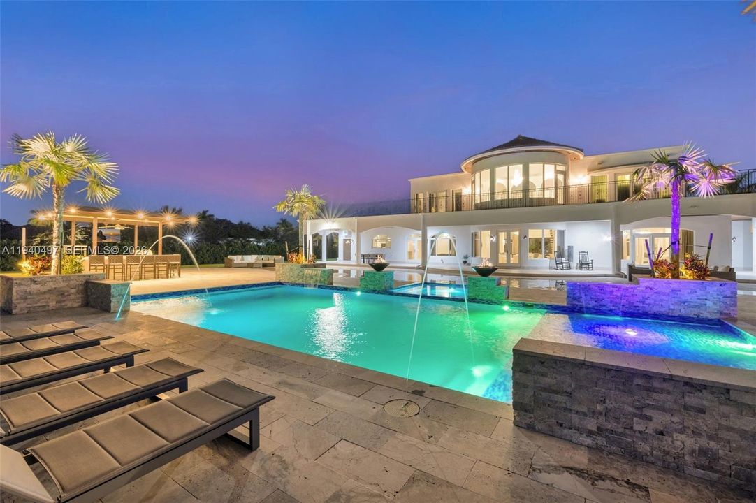 Activo con contrato: $5,450,000 (8 camas, 7 baños, 7966 Pies cuadrados)