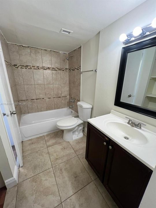 For Rent: $1,650 (1 beds, 1 baths, 826 Square Feet)