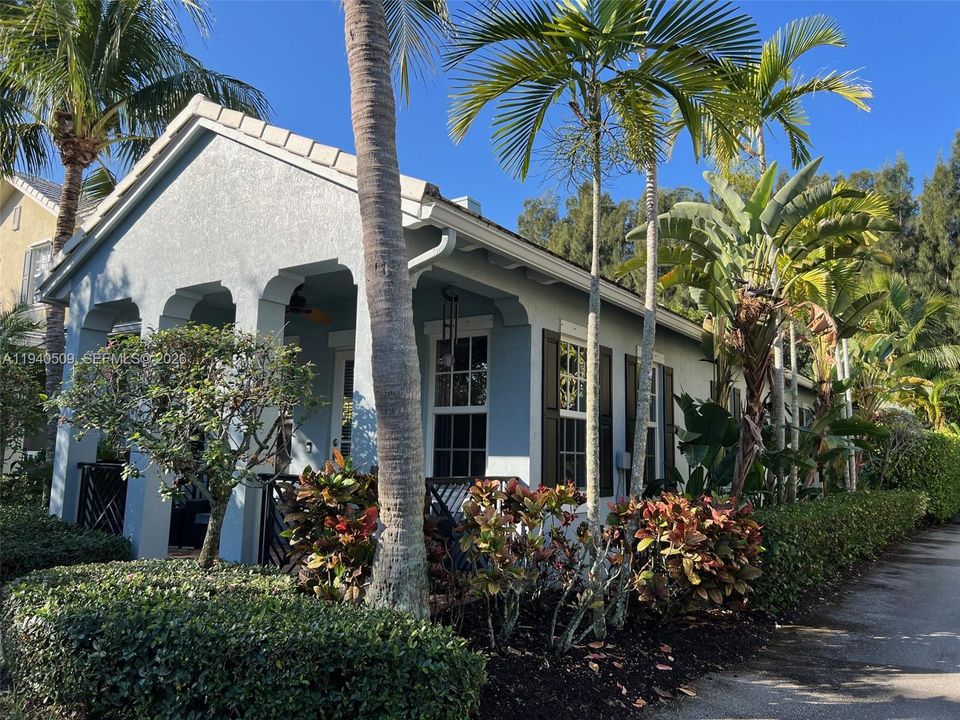 En Venta: $895,000 (3 camas, 2 baños, 1914 Pies cuadrados)