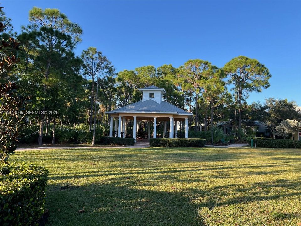 En Venta: $895,000 (3 camas, 2 baños, 1914 Pies cuadrados)