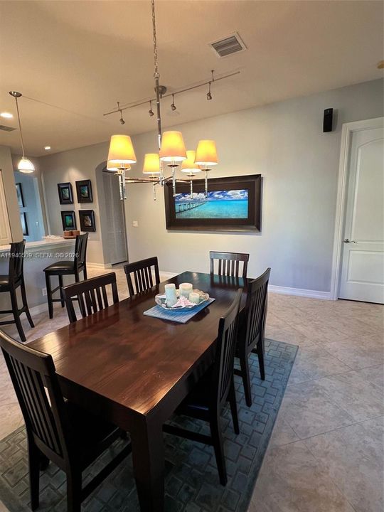 En Venta: $895,000 (3 camas, 2 baños, 1914 Pies cuadrados)