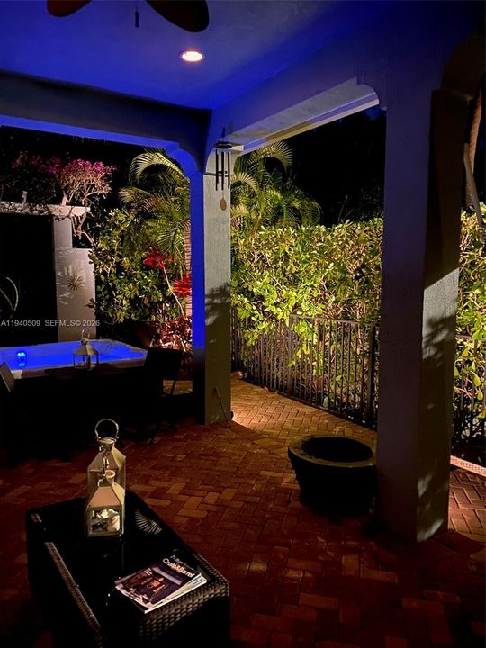 En Venta: $895,000 (3 camas, 2 baños, 1914 Pies cuadrados)