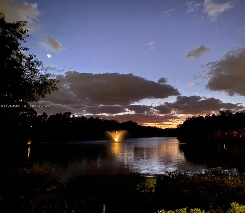 En Venta: $895,000 (3 camas, 2 baños, 1914 Pies cuadrados)