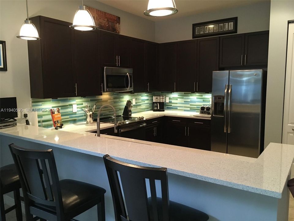 En Venta: $895,000 (3 camas, 2 baños, 1914 Pies cuadrados)