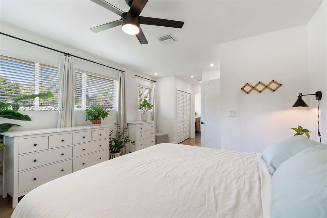 В аренду: $7,400 (3 спален, 2 ванн, 2124 Квадратных фут)