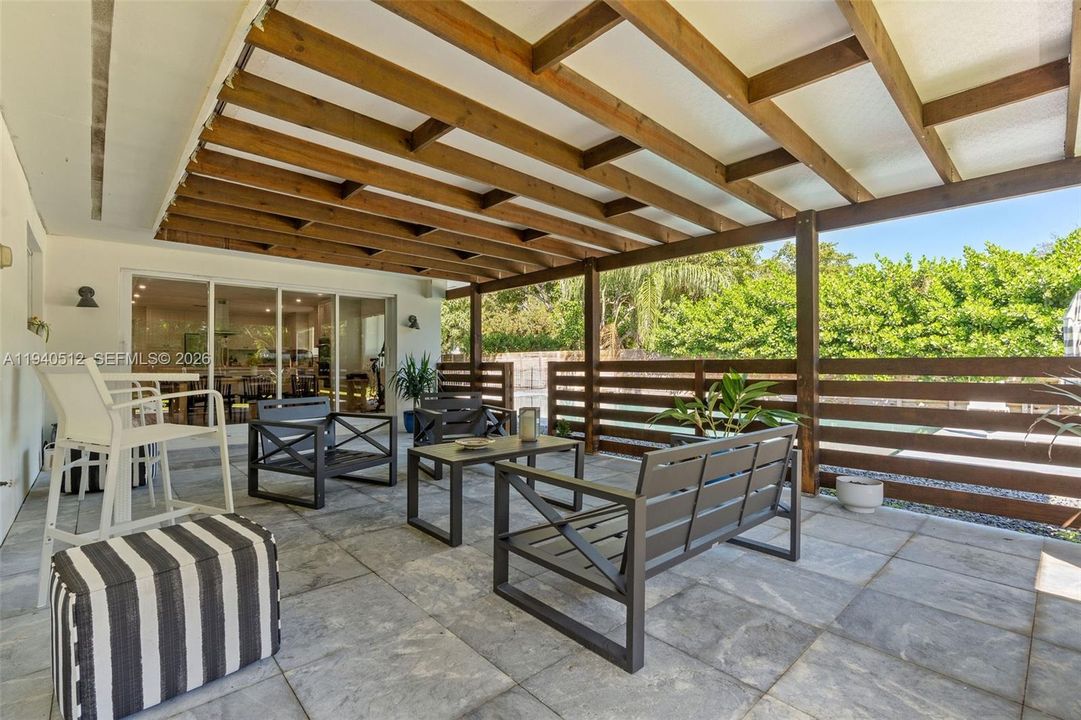 В аренду: $7,400 (3 спален, 2 ванн, 2124 Квадратных фут)