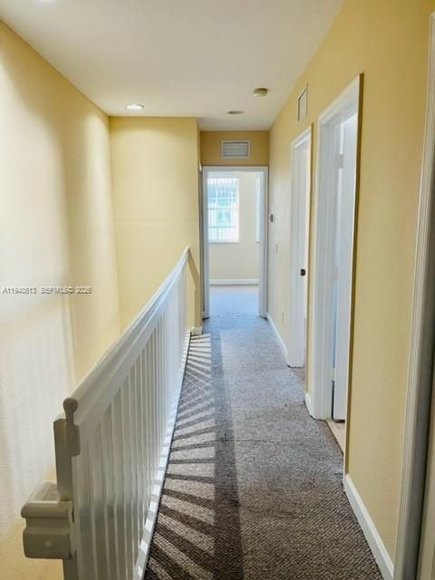 В аренду: $3,200 (4 спален, 3 ванн, 1570 Квадратных фут)