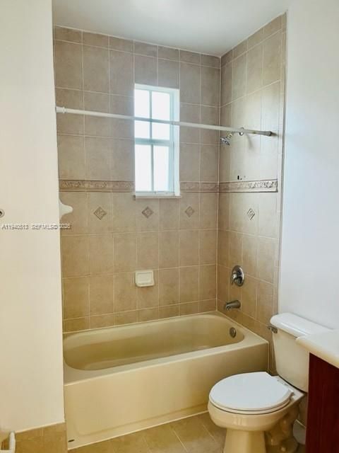 В аренду: $3,200 (4 спален, 3 ванн, 1570 Квадратных фут)