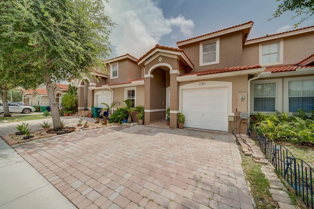 En Venta: $405,000 (4 camas, 3 baños, 1837 Pies cuadrados)