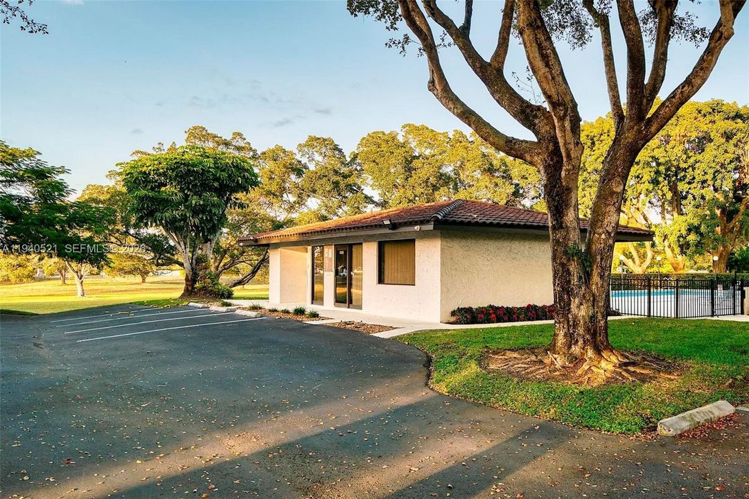 For Rent: $4,000 (2 beds, 2 baths, 1780 Square Feet)