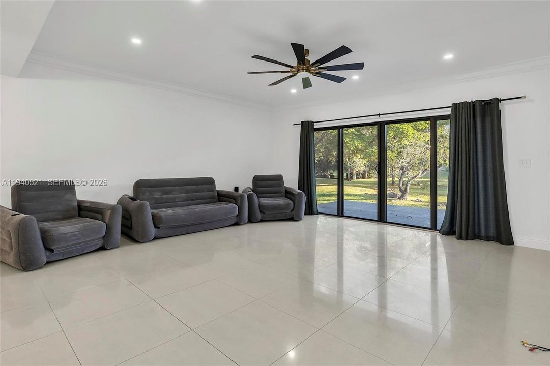 For Rent: $4,000 (2 beds, 2 baths, 1780 Square Feet)