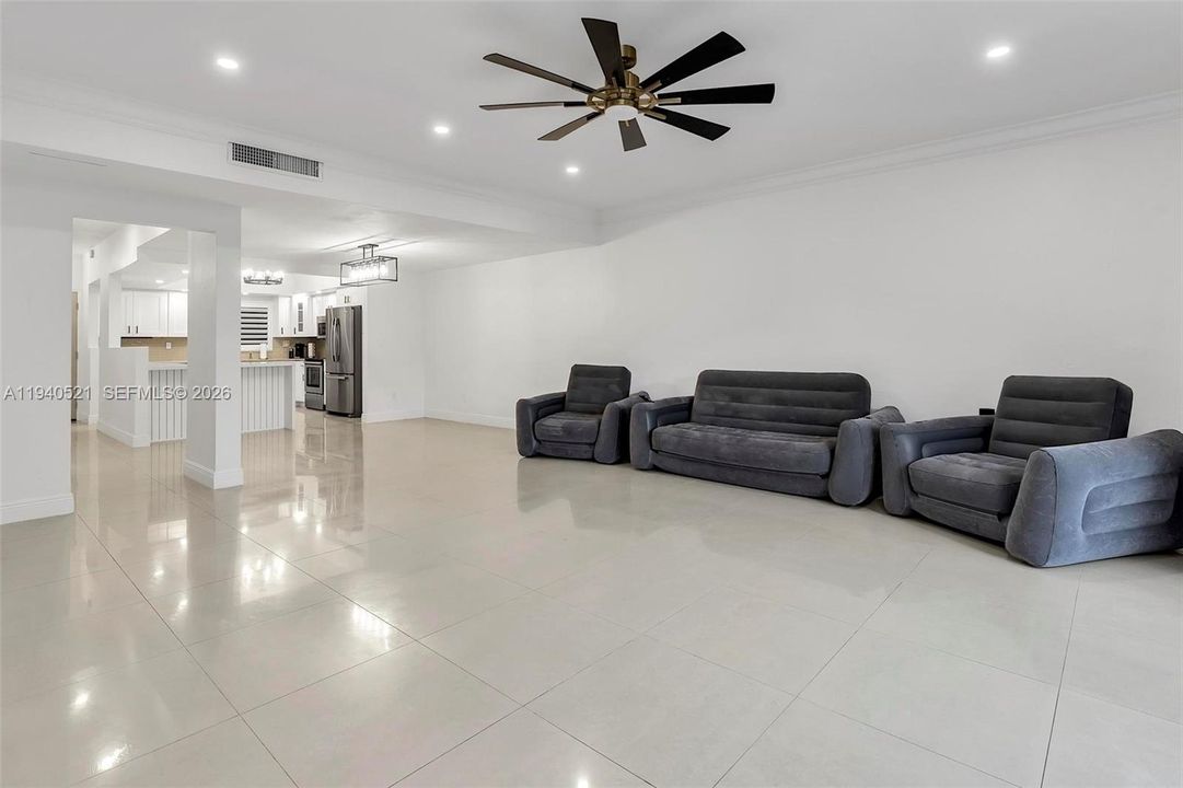 For Rent: $4,000 (2 beds, 2 baths, 1780 Square Feet)