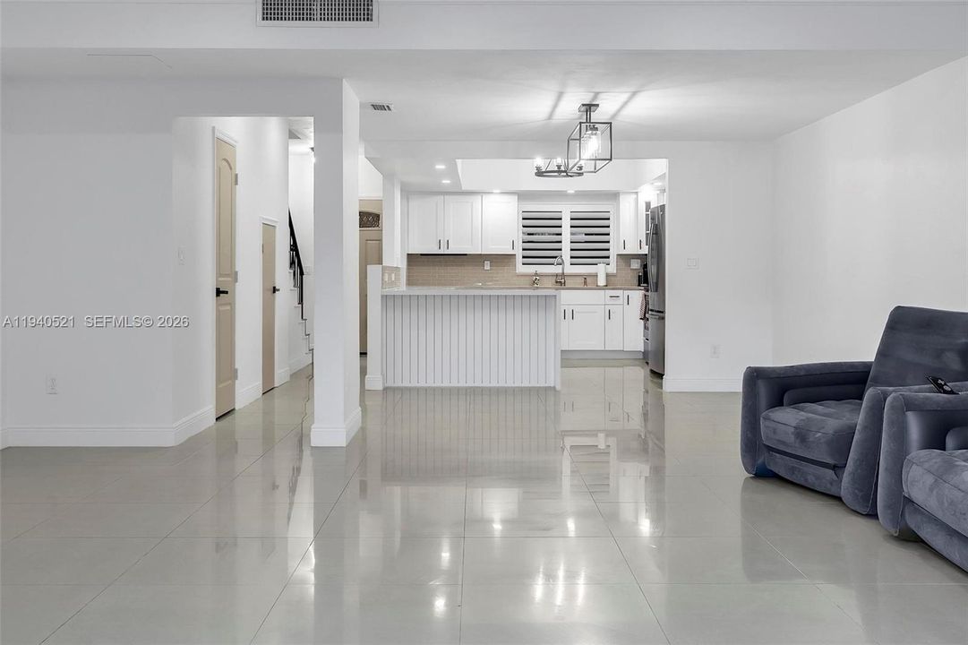 For Rent: $4,000 (2 beds, 2 baths, 1780 Square Feet)