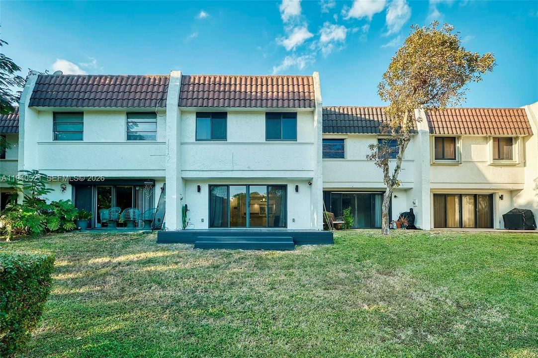 For Rent: $4,000 (2 beds, 2 baths, 1780 Square Feet)