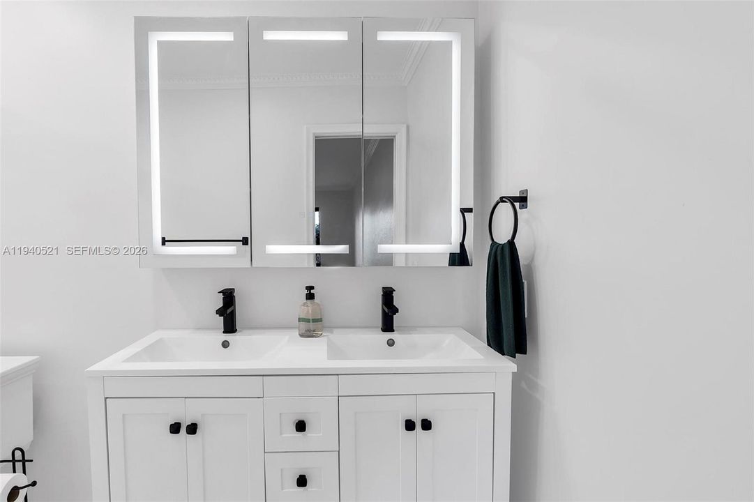 For Rent: $4,000 (2 beds, 2 baths, 1780 Square Feet)