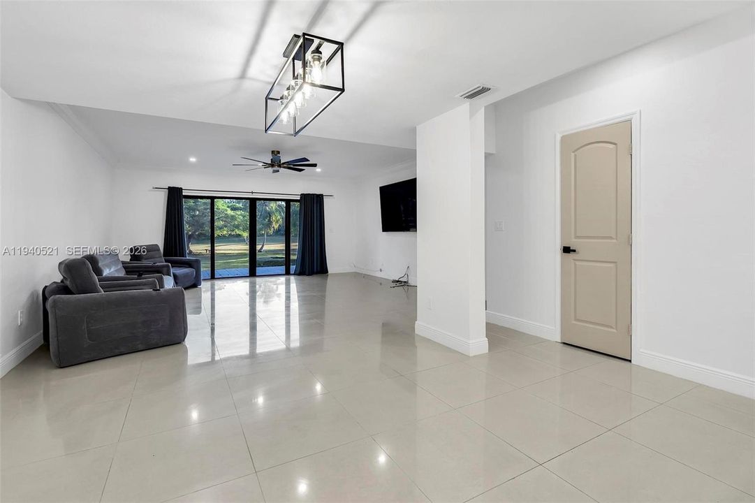 For Rent: $4,000 (2 beds, 2 baths, 1780 Square Feet)