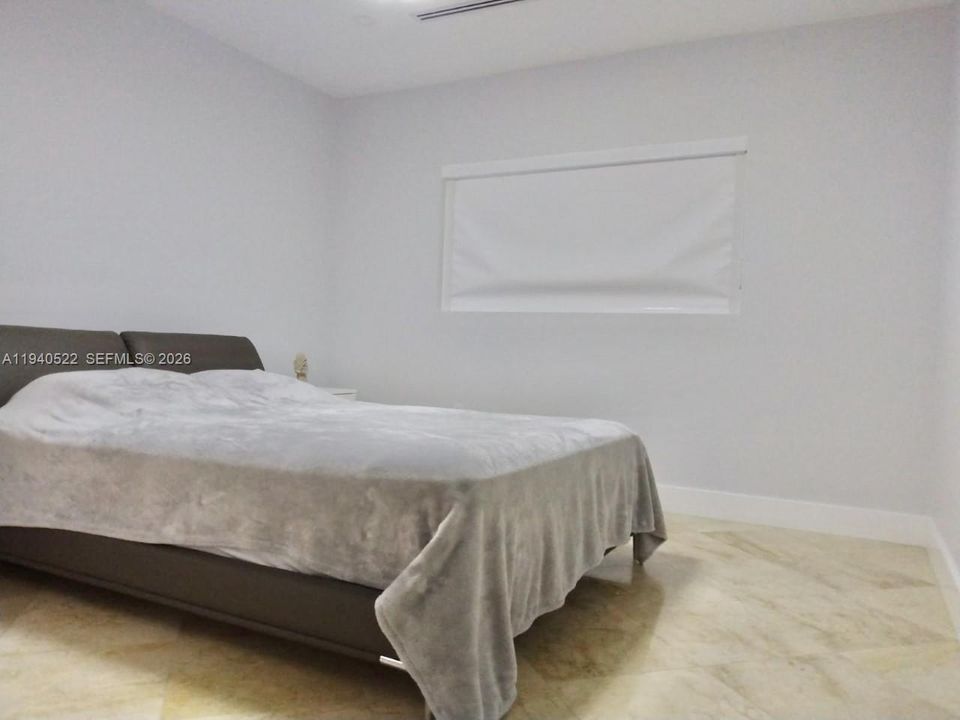 For Rent: $14,000 (4 beds, 3 baths, 3458 Square Feet)