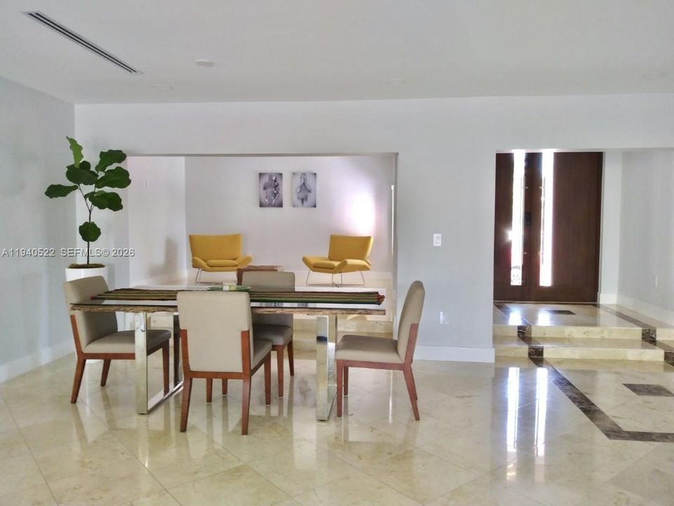 For Rent: $14,000 (4 beds, 3 baths, 3458 Square Feet)