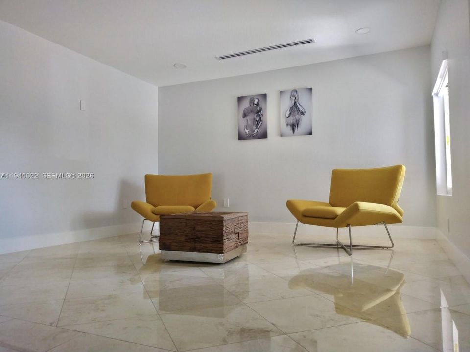 For Rent: $14,000 (4 beds, 3 baths, 3458 Square Feet)