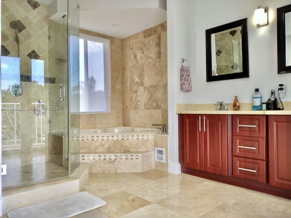 For Rent: $14,000 (4 beds, 3 baths, 3458 Square Feet)