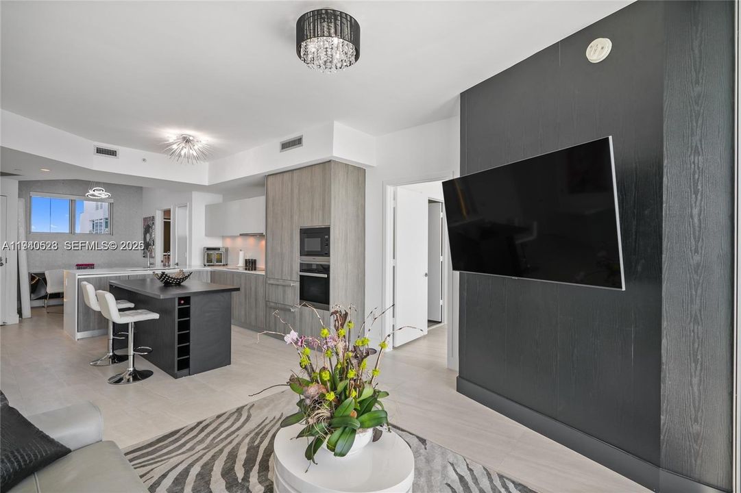 В аренду: $6,200 (2 спален, 3 ванн, 1223 Квадратных фут)