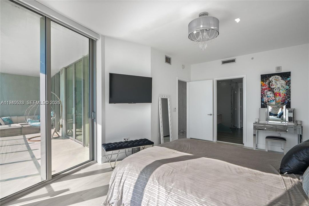 В аренду: $6,200 (2 спален, 3 ванн, 1223 Квадратных фут)