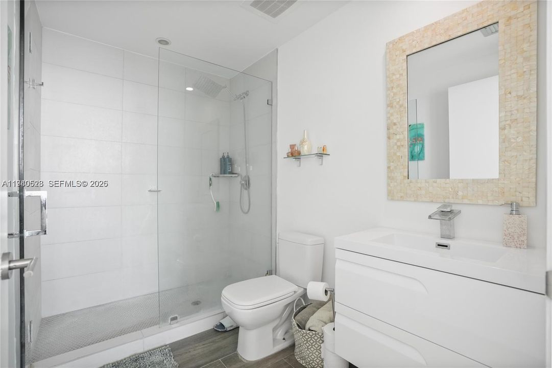 В аренду: $6,200 (2 спален, 3 ванн, 1223 Квадратных фут)