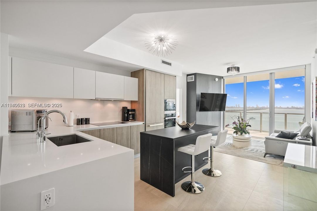 В аренду: $6,200 (2 спален, 3 ванн, 1223 Квадратных фут)