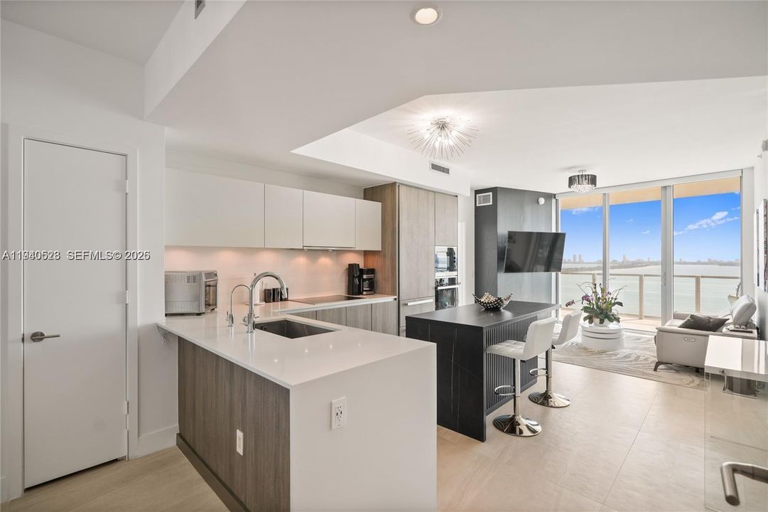 В аренду: $6,200 (2 спален, 3 ванн, 1223 Квадратных фут)