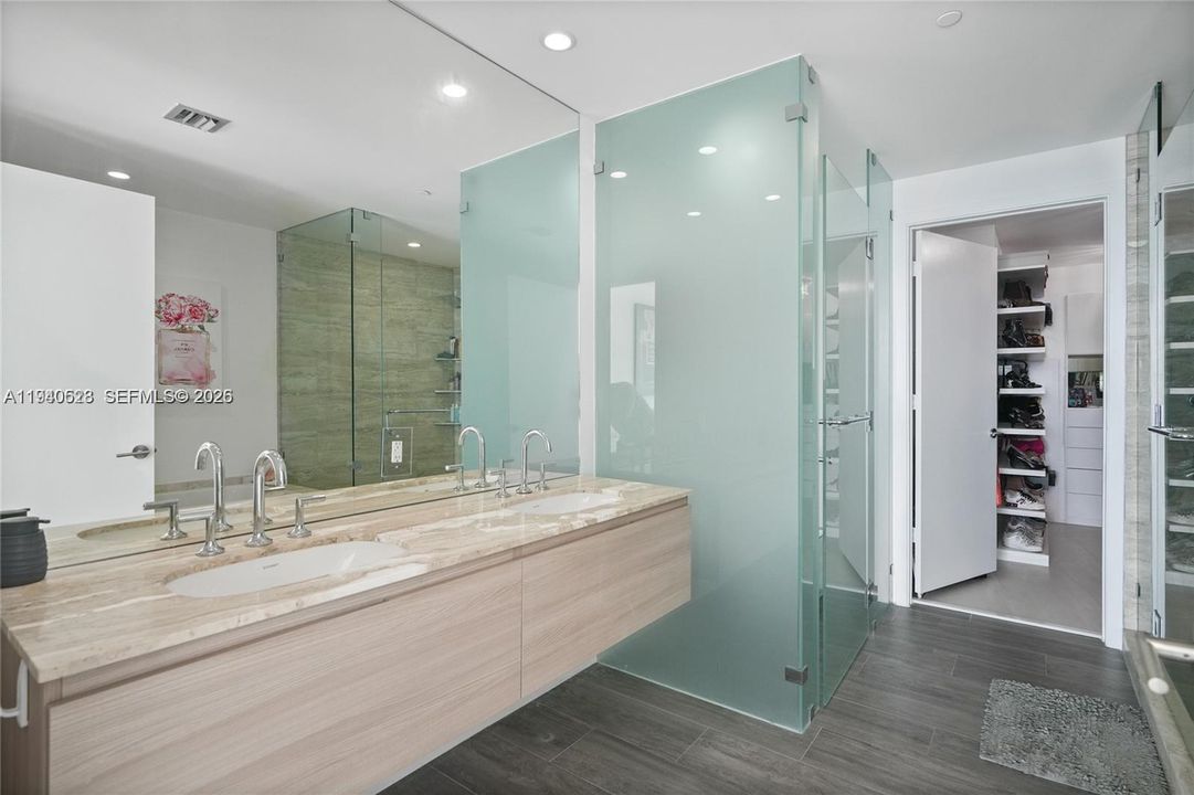 В аренду: $6,200 (2 спален, 3 ванн, 1223 Квадратных фут)