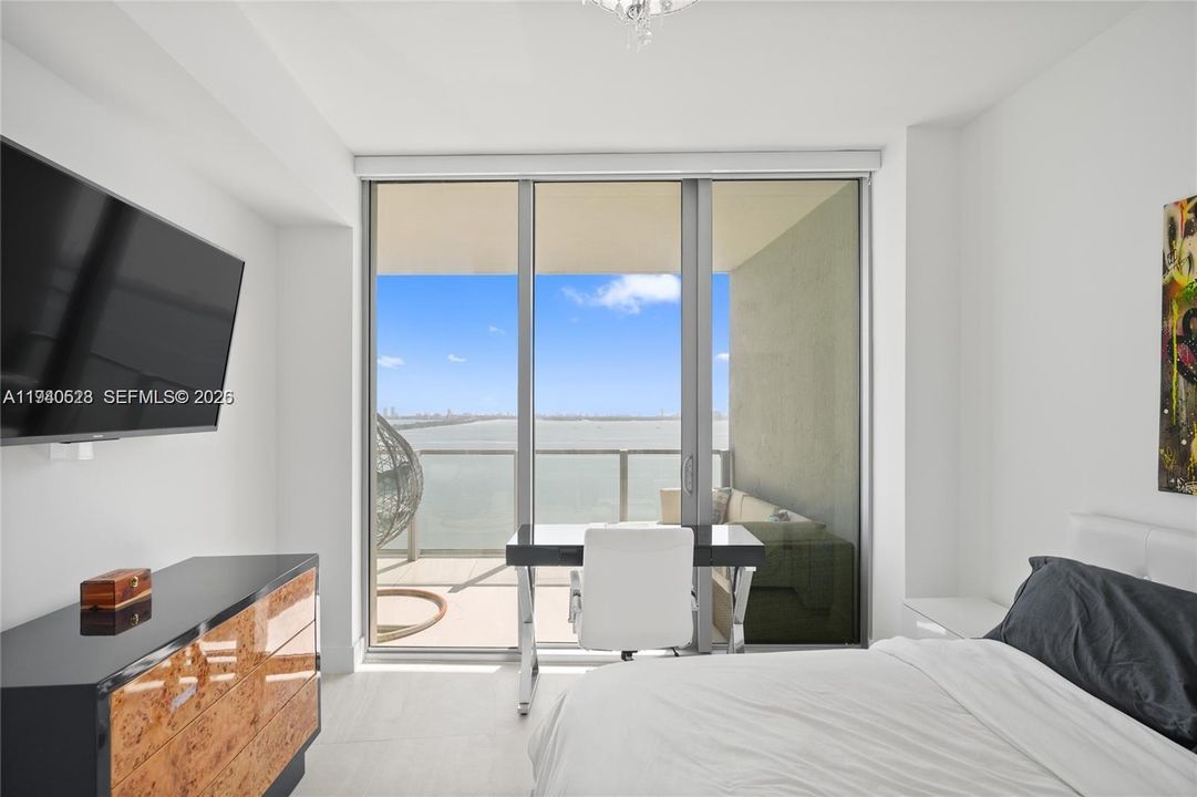 В аренду: $6,200 (2 спален, 3 ванн, 1223 Квадратных фут)