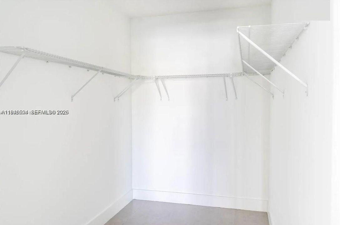 待售: $395,000 (2 贝兹, 2 浴室, 946 平方英尺)